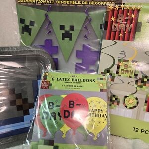 Pixel Adventure Party Decoration Set